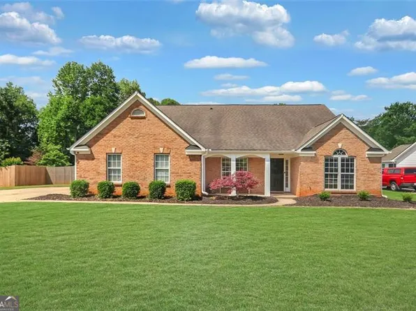 6132 Saddlehorse Dr, Flowery Branch, GA 30542