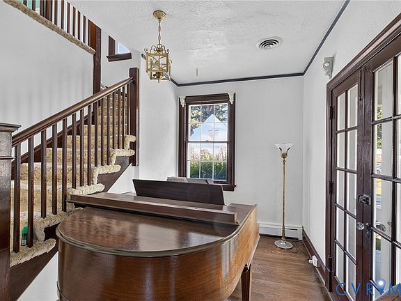 3rd image of 5512 Hawthorne Ave