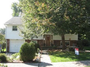 2136 Kentwood Dr, Lancaster, PA 17601