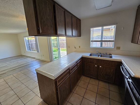 3rd image of 7484-86 Armstrong Pl #7486