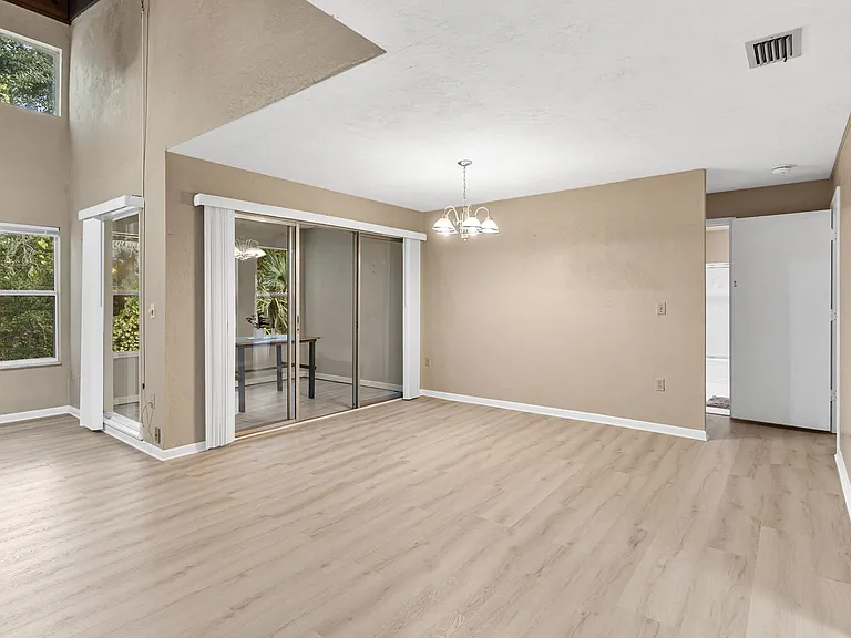 14202 Sandalwood Dr — Photo 6