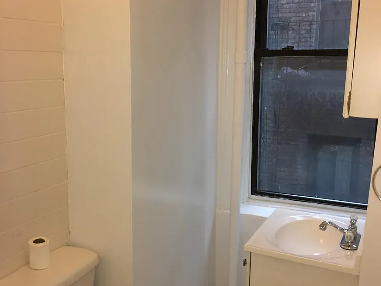 248 E 90th St #3C — Photo 6
