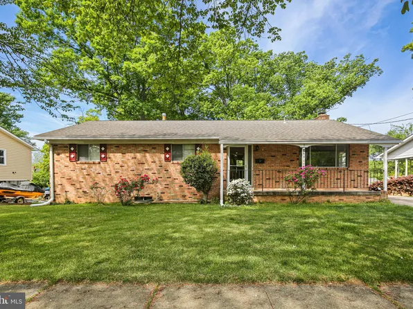 6310 Barrs Ln, Lanham, MD 20706