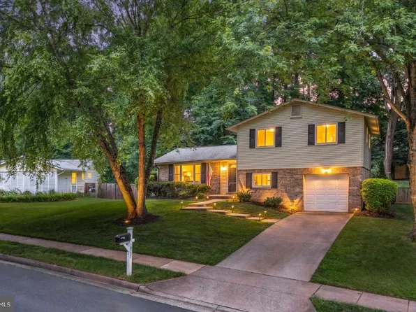 10197 Wavell Rd, Fairfax, VA 22032