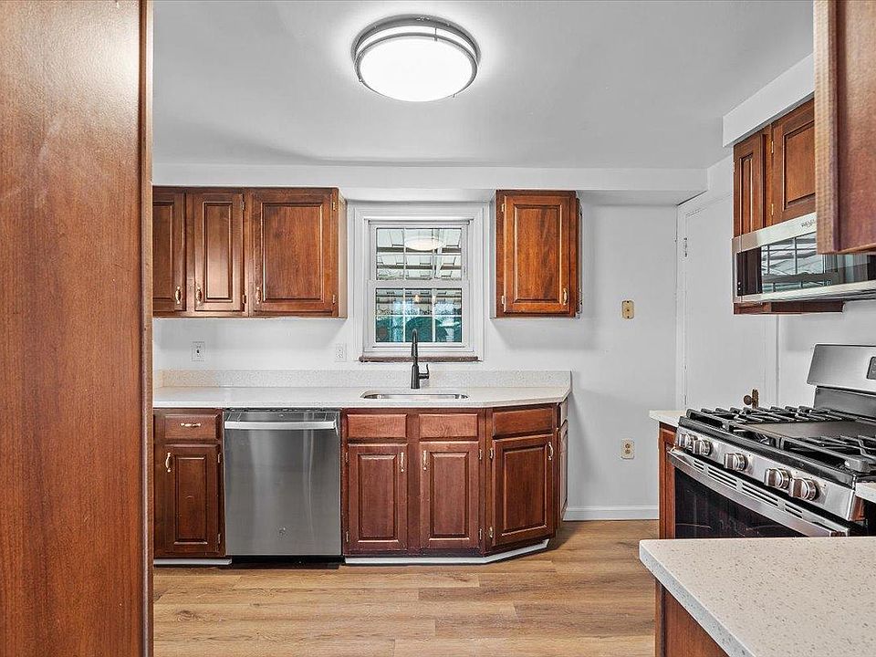 1st image of 4353 Woodhill Dr