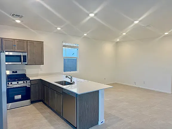 4616 E Amethyst Ln — Photo 4