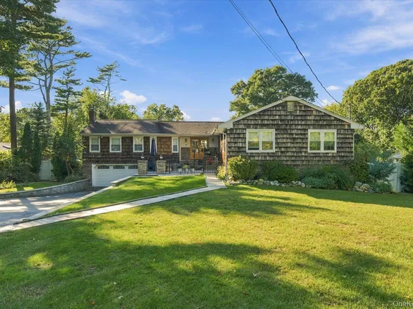 49 Westview Drive, Miller Place, NY 11764