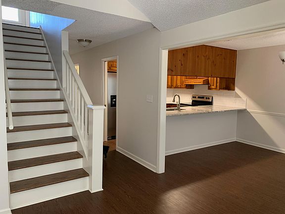 4th image of 2213 Fairfield Pl