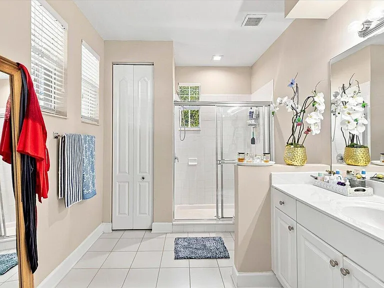 701 SW 147th Ave — Photo 17