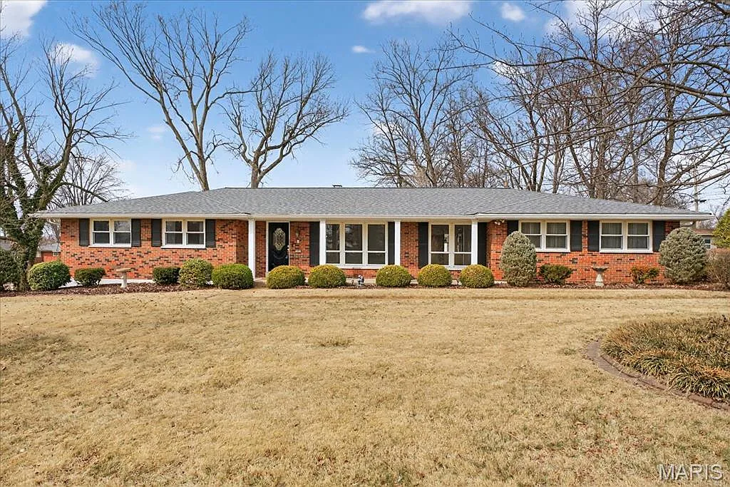 12055 Charwick Dr photo 1