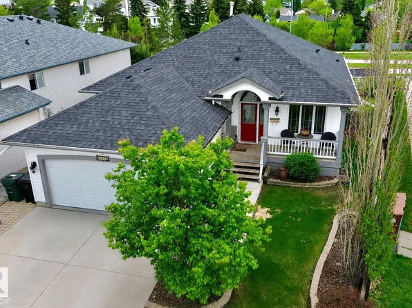 642 Meadowview Cres, Strathcona County, AB T8H 1Y8