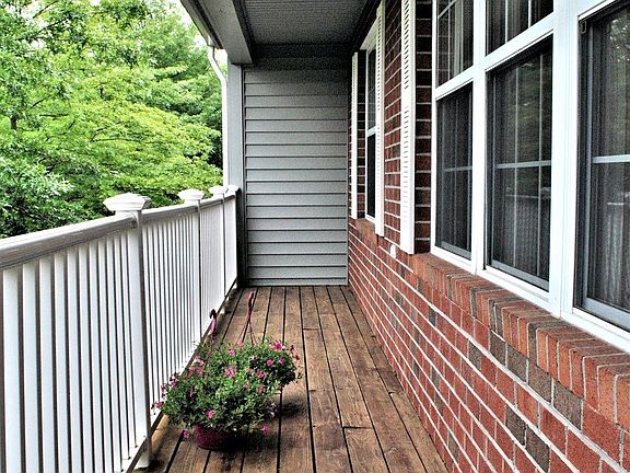 4th image of 420 Oaktree Blvd