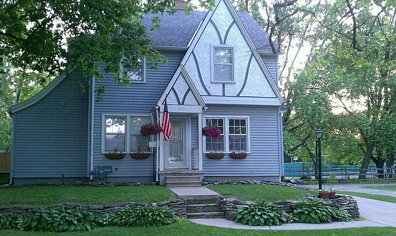 143 Edgerton Dr photo 1