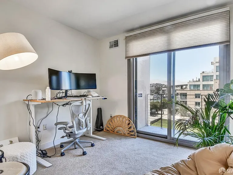 255 Berry St #703 — Photo 10