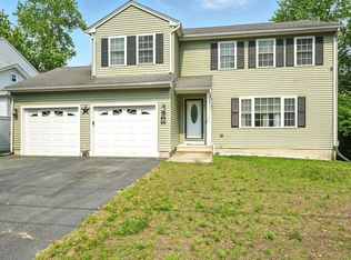 27 Wachusett St, Springfield, MA 01118