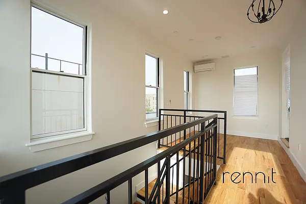 Rented by Rennit Inc. | media 10