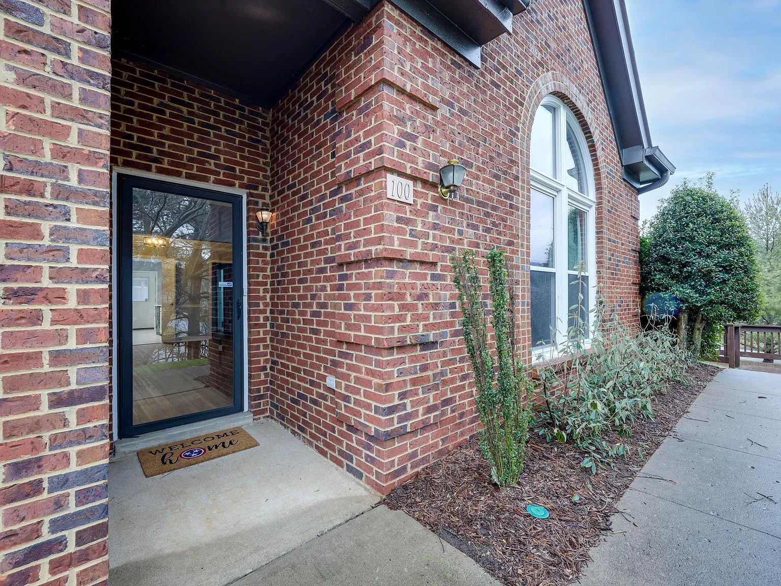 2 bed, 1592 sqft, $2,000 — Photo 2