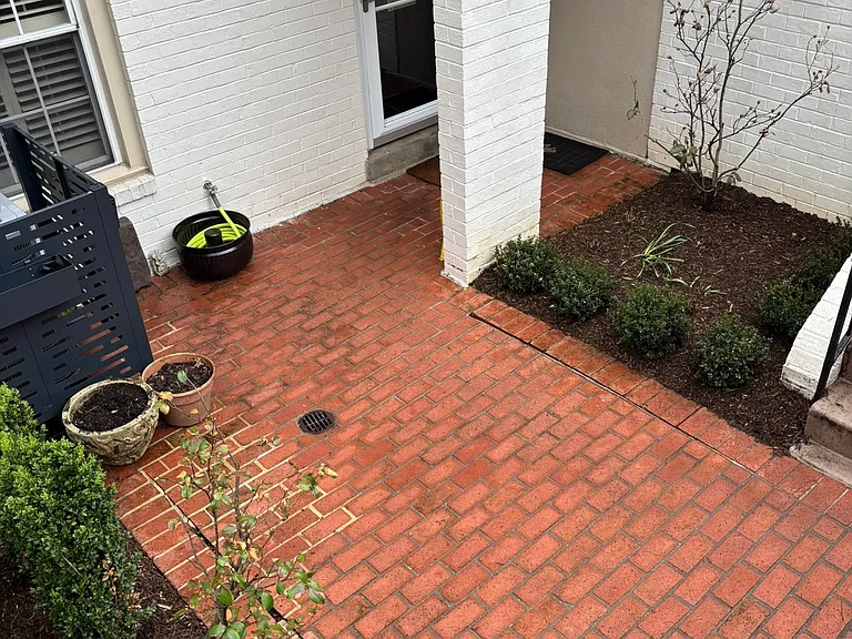 Sutton Pl NW — Photo 11