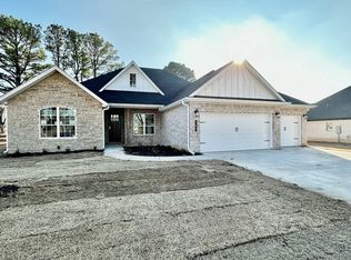 701 Carlock Dr, Pea Ridge, AR 72751