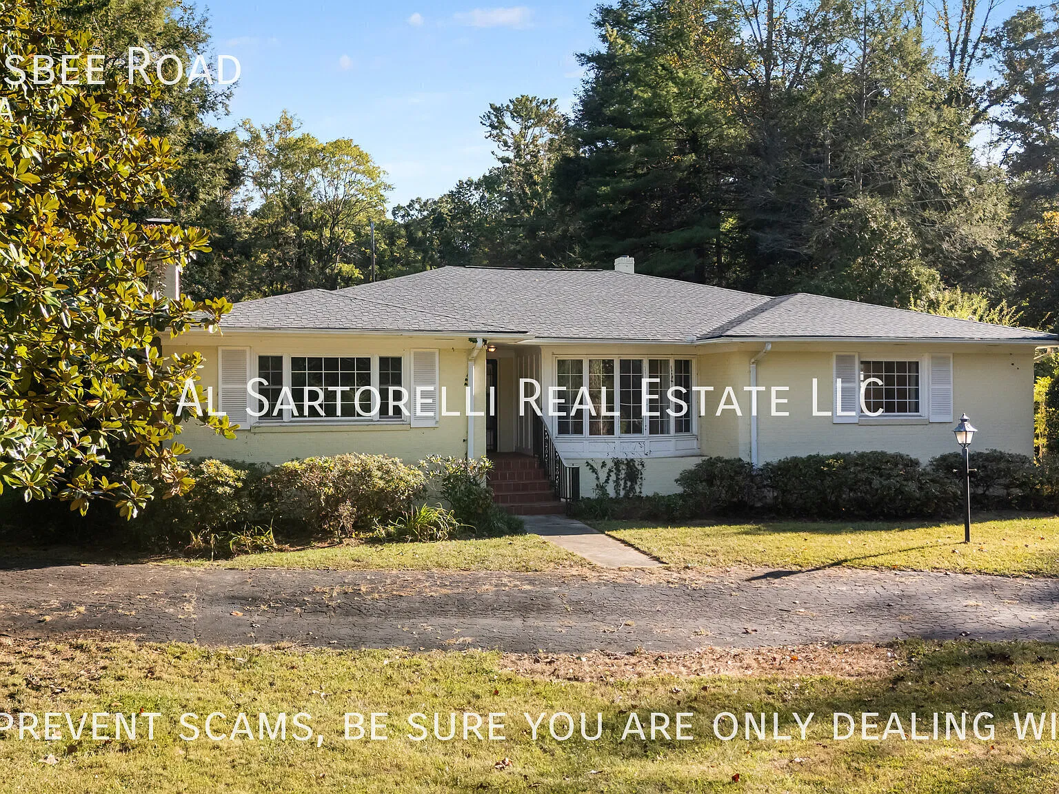 Spacious 3BR Ranch in the Biltmore Forest Area — Photo 4