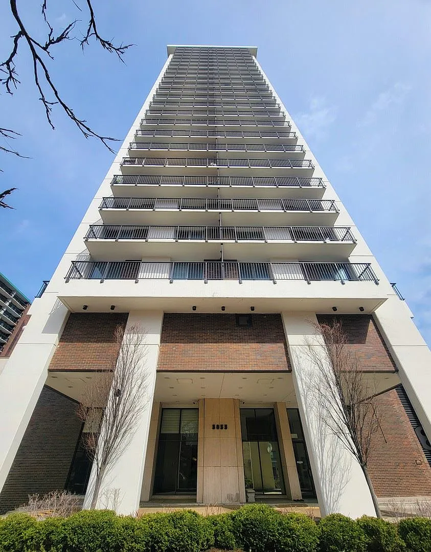 5855 N Sheridan Rd APT 6E photo 1