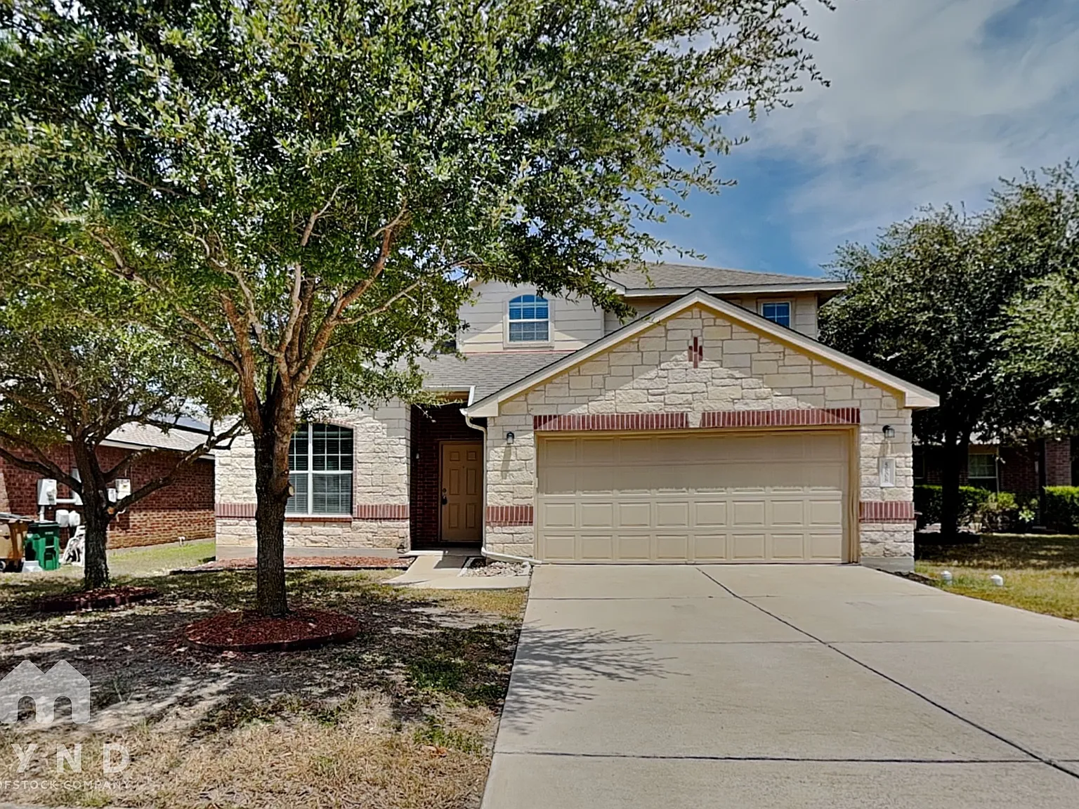 4 bed, 2.5 bath, 2090 sqft, $2,245 — Photo 1