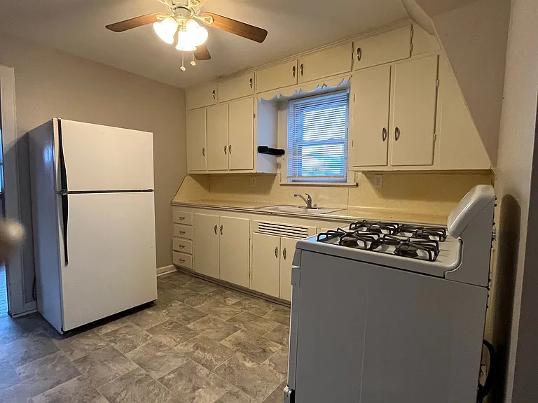 2732A S Herman St #A — Photo 4