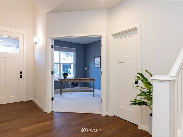 5608 218th Ct SW — Photo 2