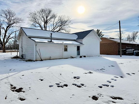 3rd image of 510 W Burns Ave