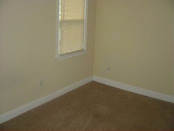 4th image of 413 Clover Hill Ave
