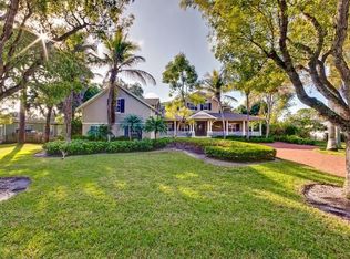 240 1st Ave N, Naples, FL 34102