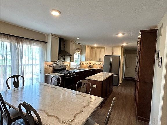 5th image of 103 Kimberly Dr