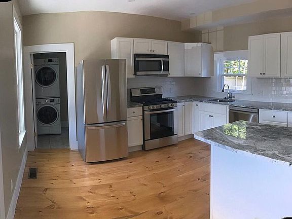 3rd image of 10 Spring St