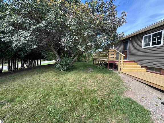 2nd image of 930 Reed Rd