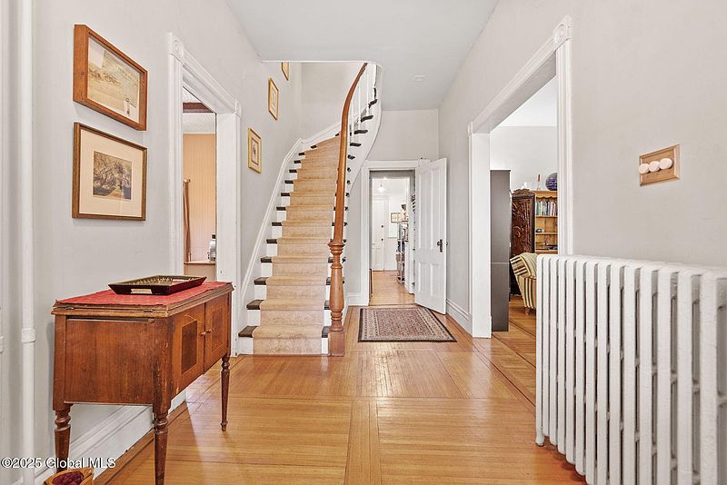 5th image of 265 Pawling Avenue