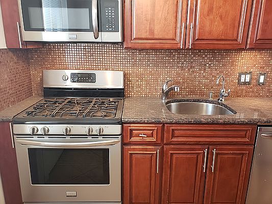 3rd image of 10025 Queens Blvd APT 5