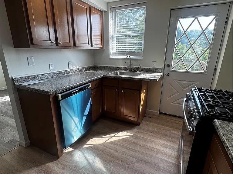 790 Highland Ave — Photo 8