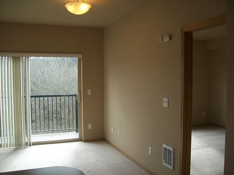 Mckenze Square Apartments — Photo 36