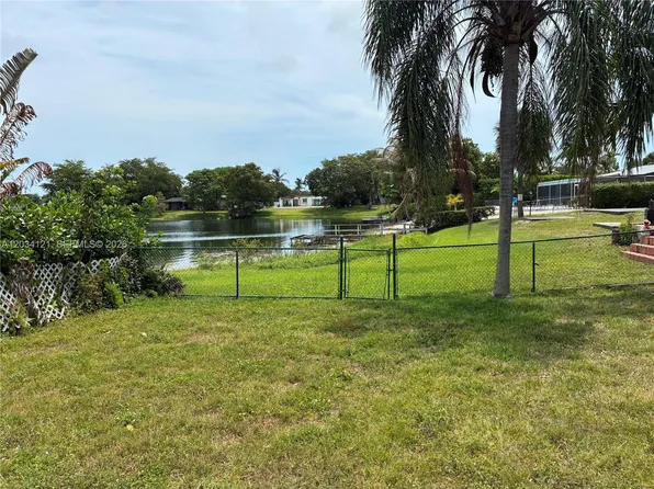 18715 NE 18th Ave, Miami, FL 33179