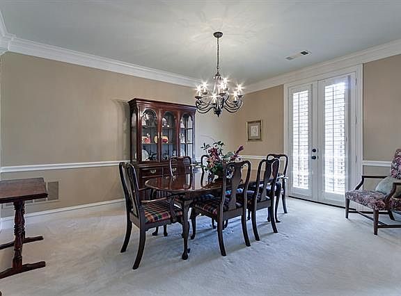 5th image of 702 Essex Ct