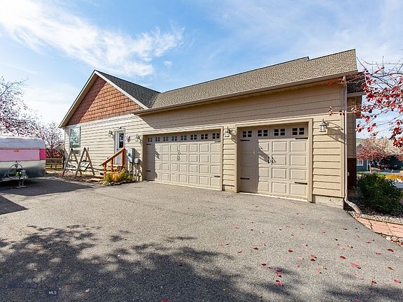 5th image of 444 Coral Dr