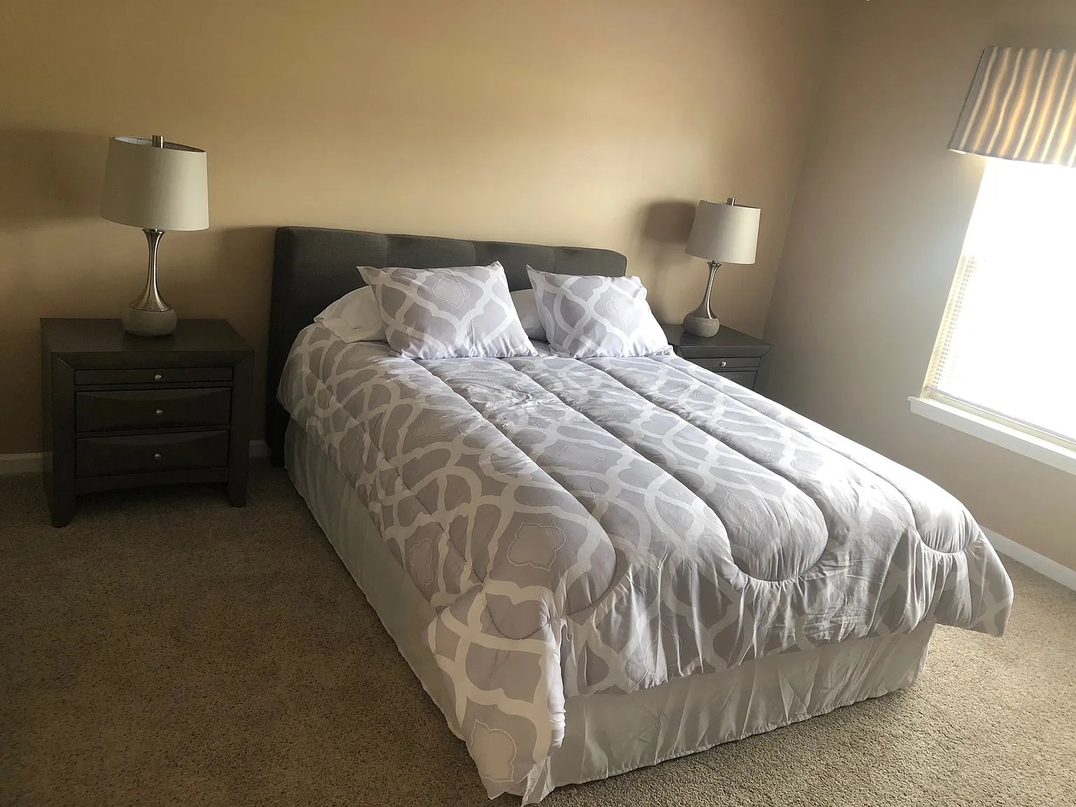 Woodside Villas Apartments — Photo 4