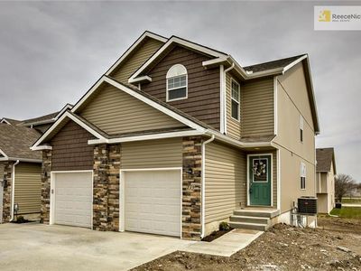 211 Pointe Ln, Raymore, MO, 64083