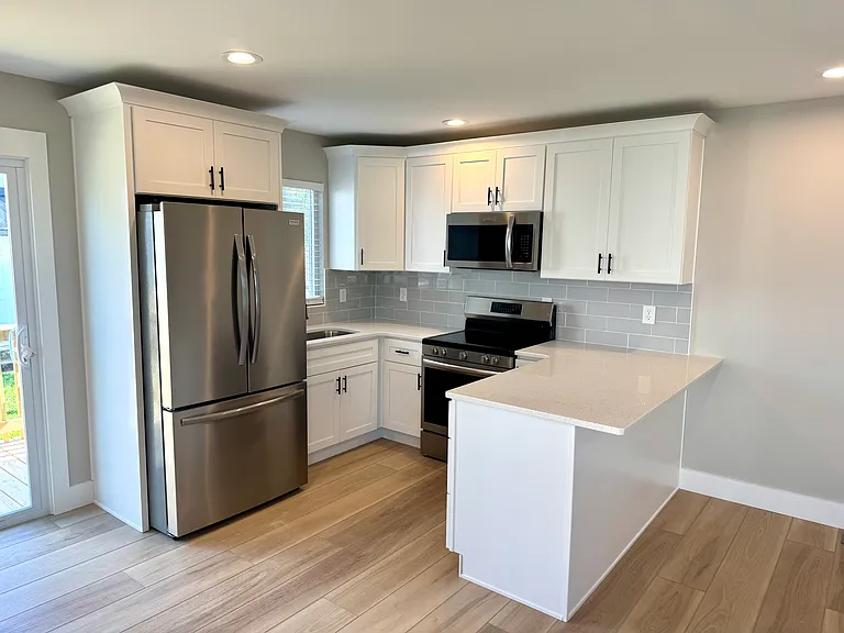 135 Norway Ave — Photo 7