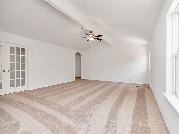 4th image of 565 Amberwood Park Dr