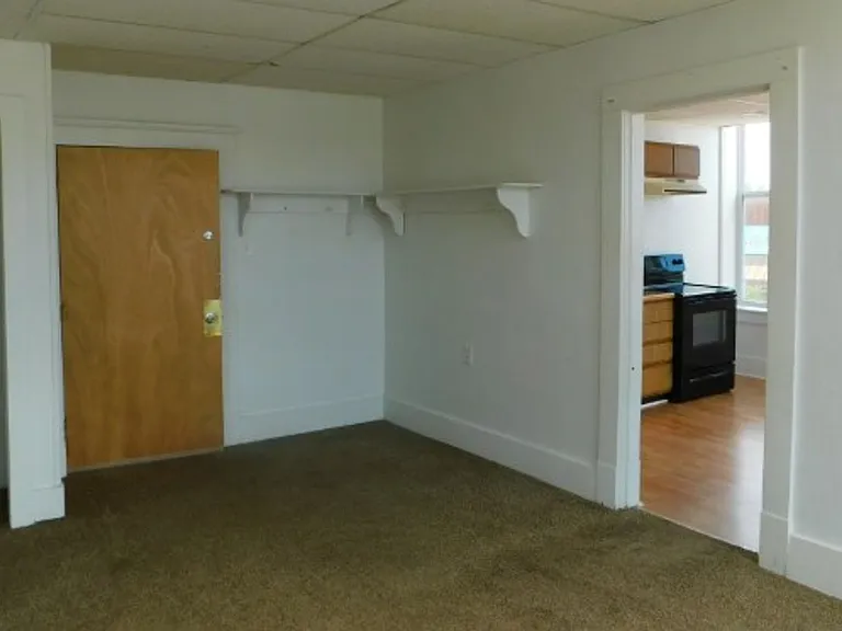 State Street Apartments — Photo 5
