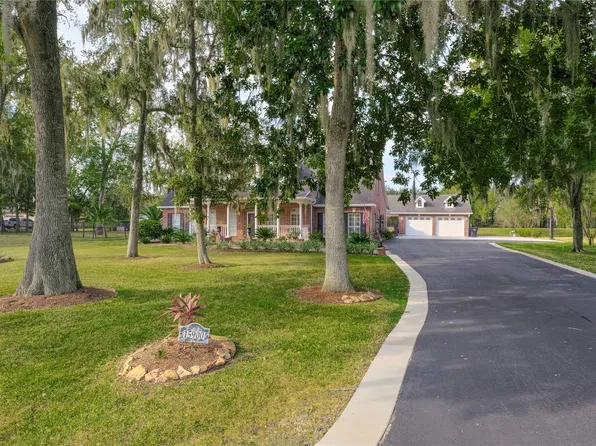 15900 Oleta Ln, Sugar Land, TX 77498