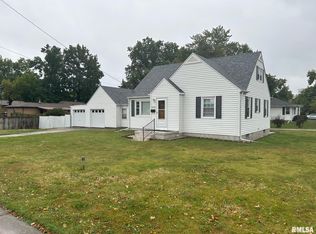 612 W Springfield Rd, Taylorville, IL 62568