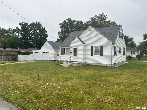 612 W Springfield Rd, Taylorville, IL 62568