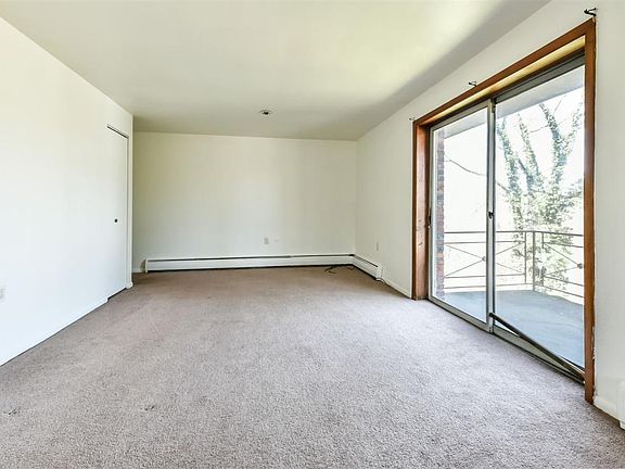 4th image of 20 Marwood Ave #Eb1f0d382